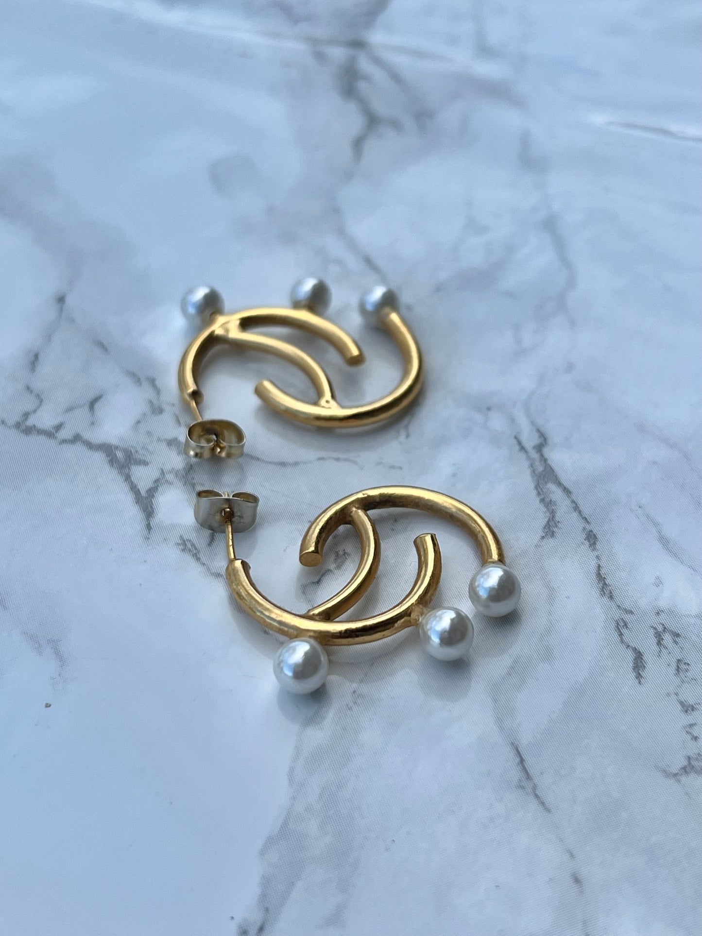 Swirl Pearl earrings