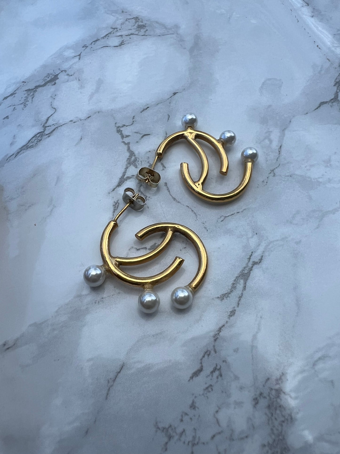 Swirl Pearl earrings