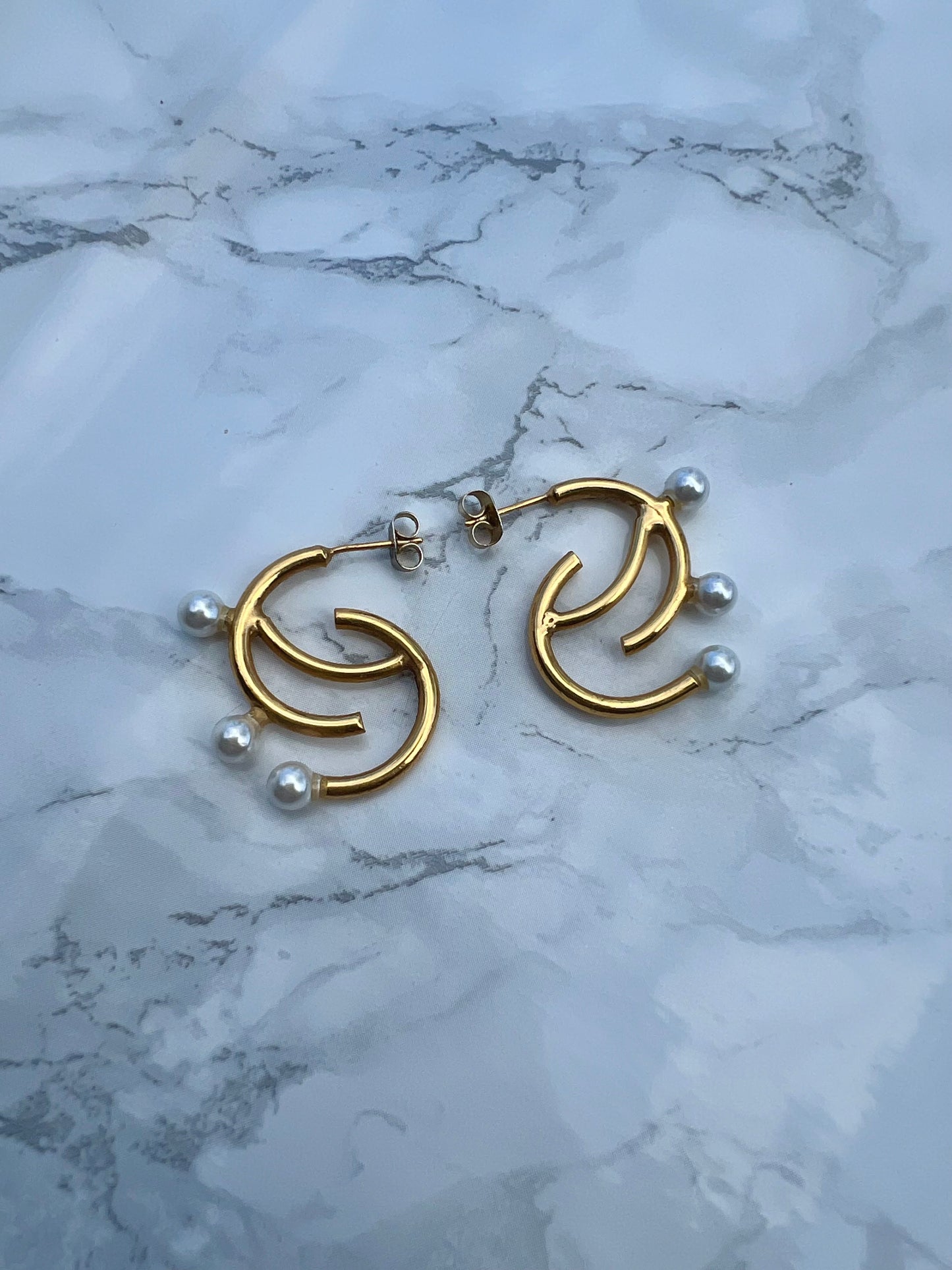 Swirl Pearl earrings