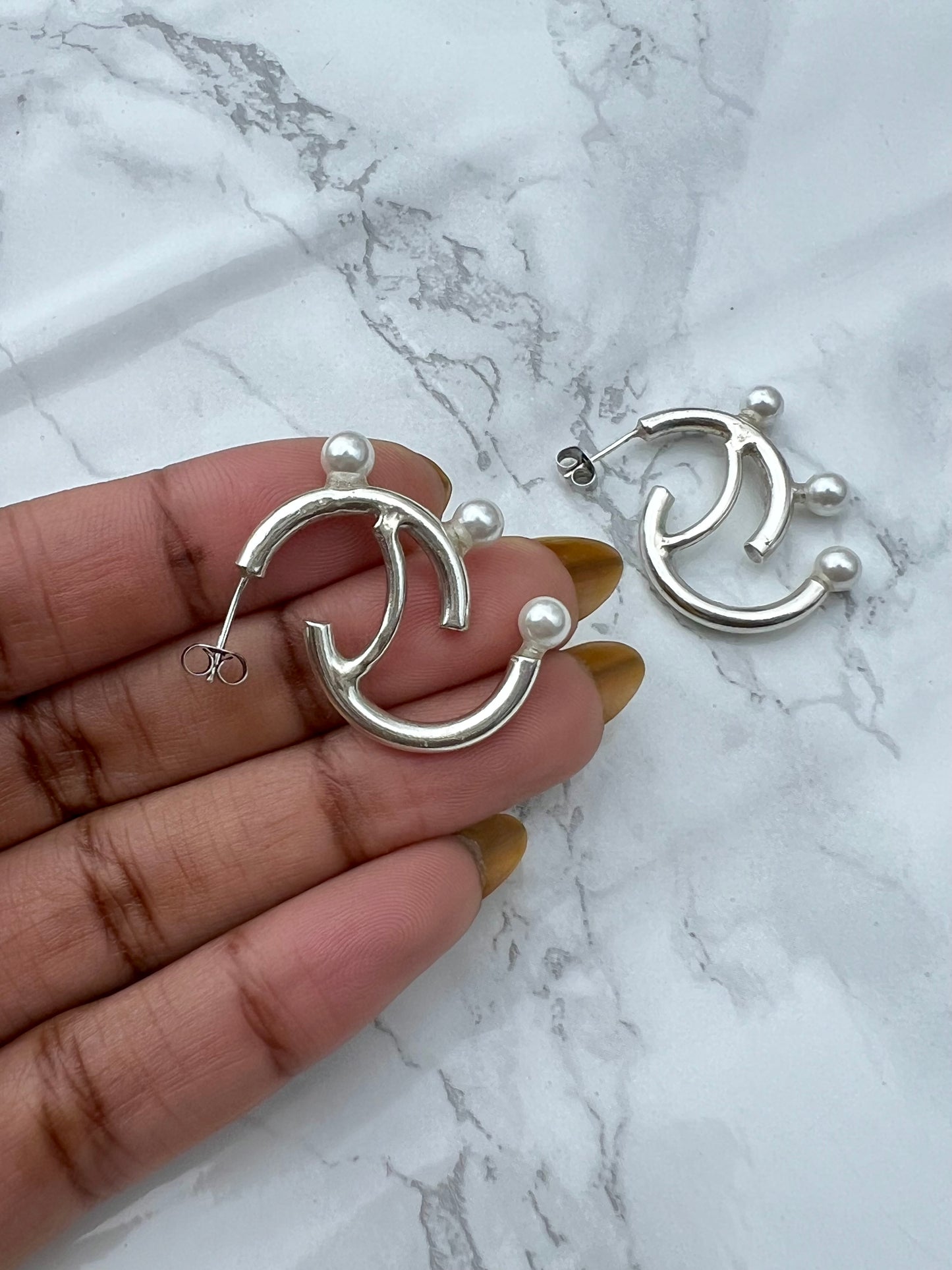 Swirl Pearl earrings in Sterling Silver