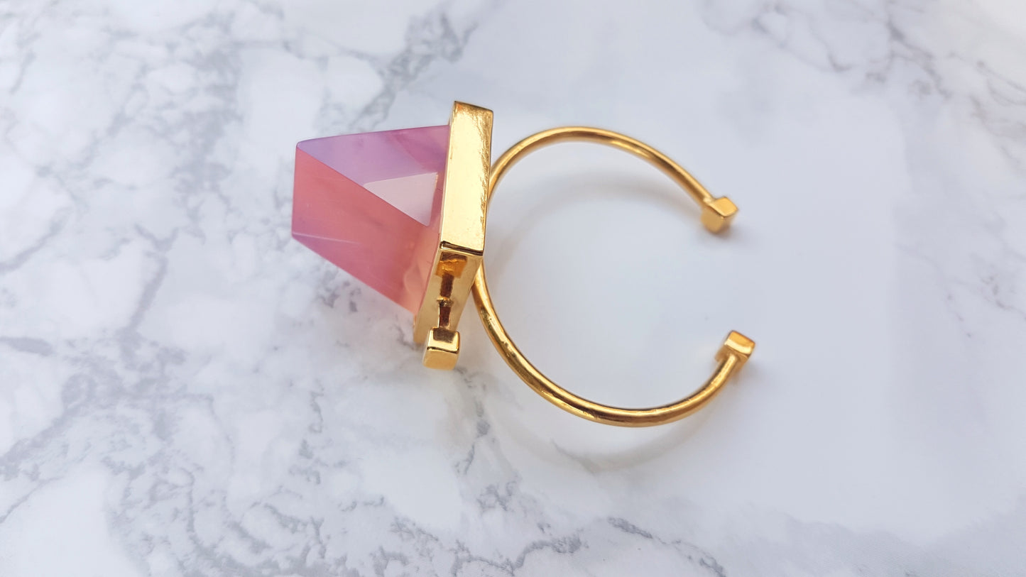 The Pyramid bracelet in Caribbean Peach