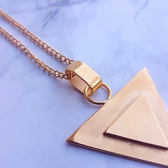 Tri Pendant necklace