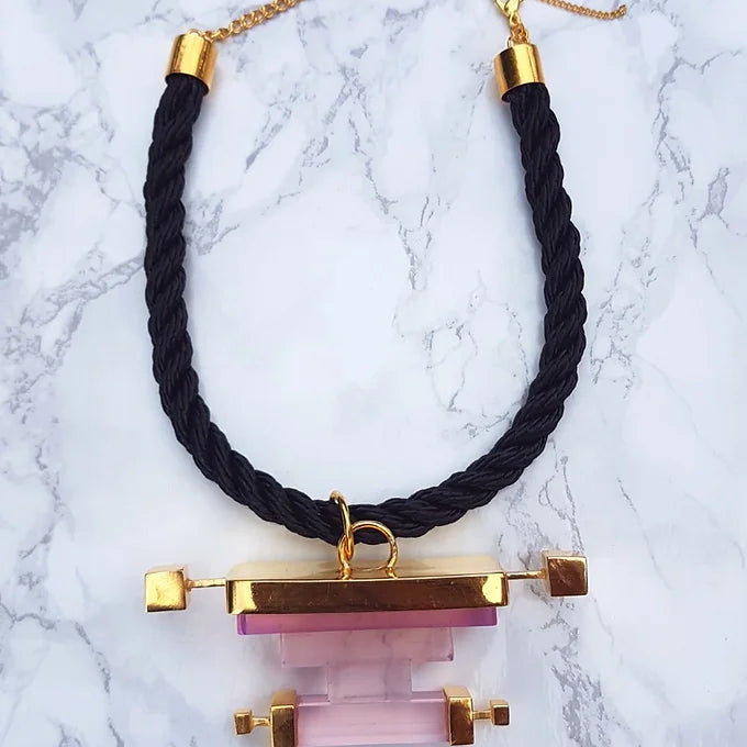 Priyah Pendant Necklace in Caribbean Peach