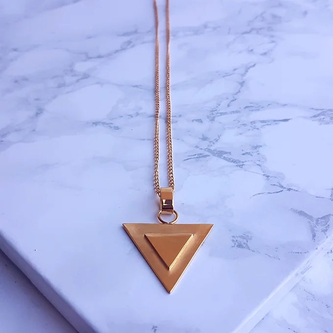 Tri Pendant necklace