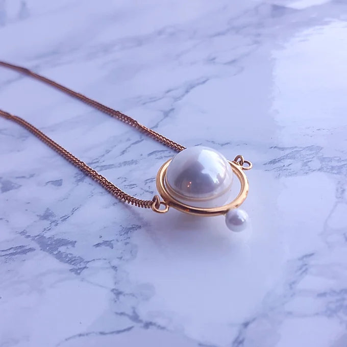 Centre Pearl Necklace