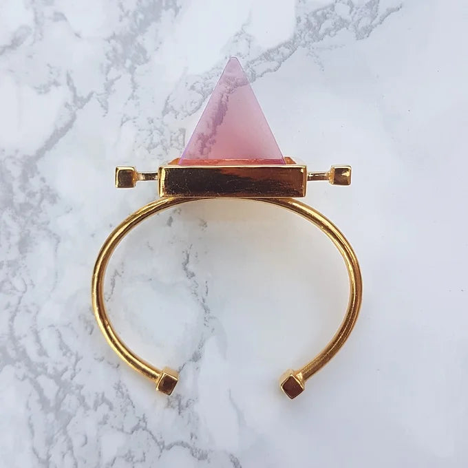 The Pyramid bracelet in Caribbean Peach
