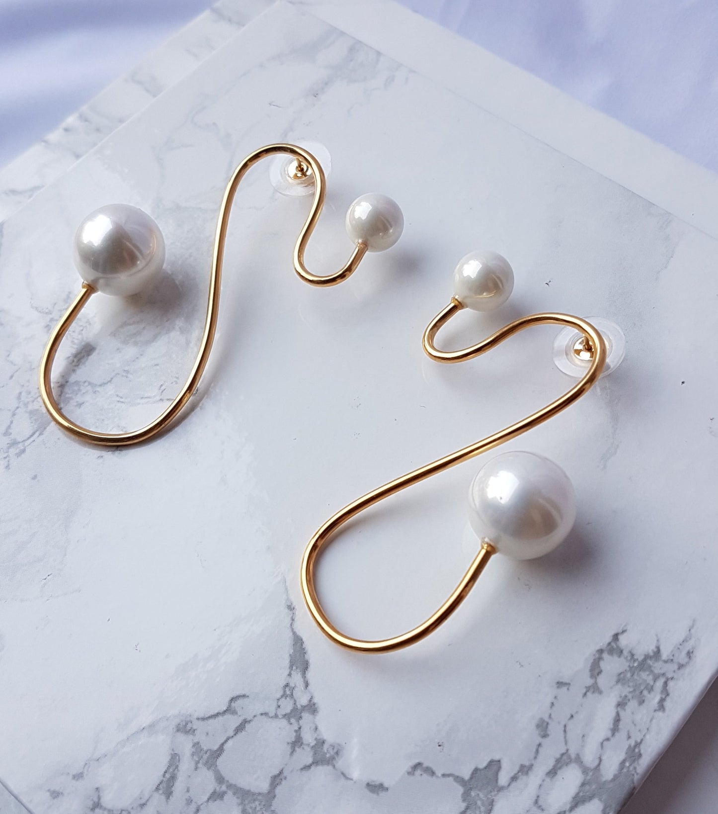 Fluid Pearl Earrings- Gold