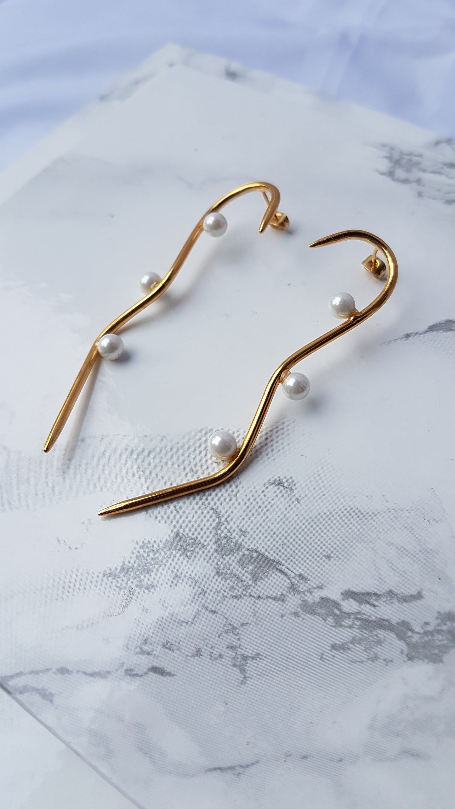 Stem Pearl earrings- Gold