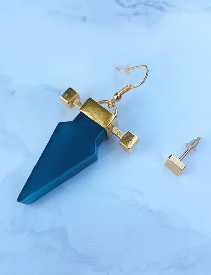 The Dagger earring in Azure blue