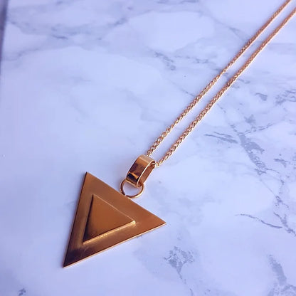 Tri Pendant necklace